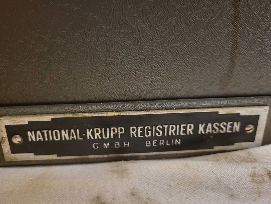Piękna stara kasa National Berlin Fiskalna