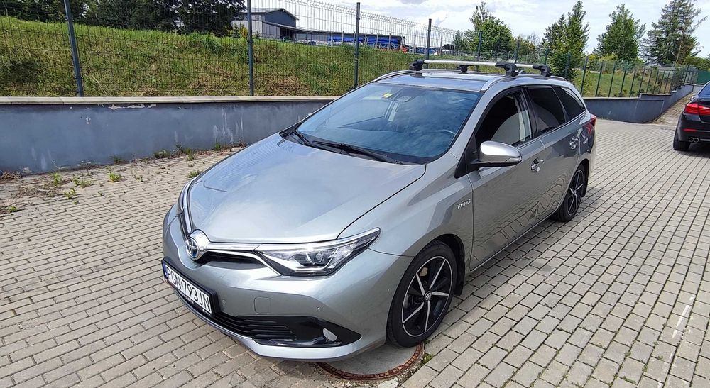 Toyota Auris Hybrid Selection ASO Polski Salon