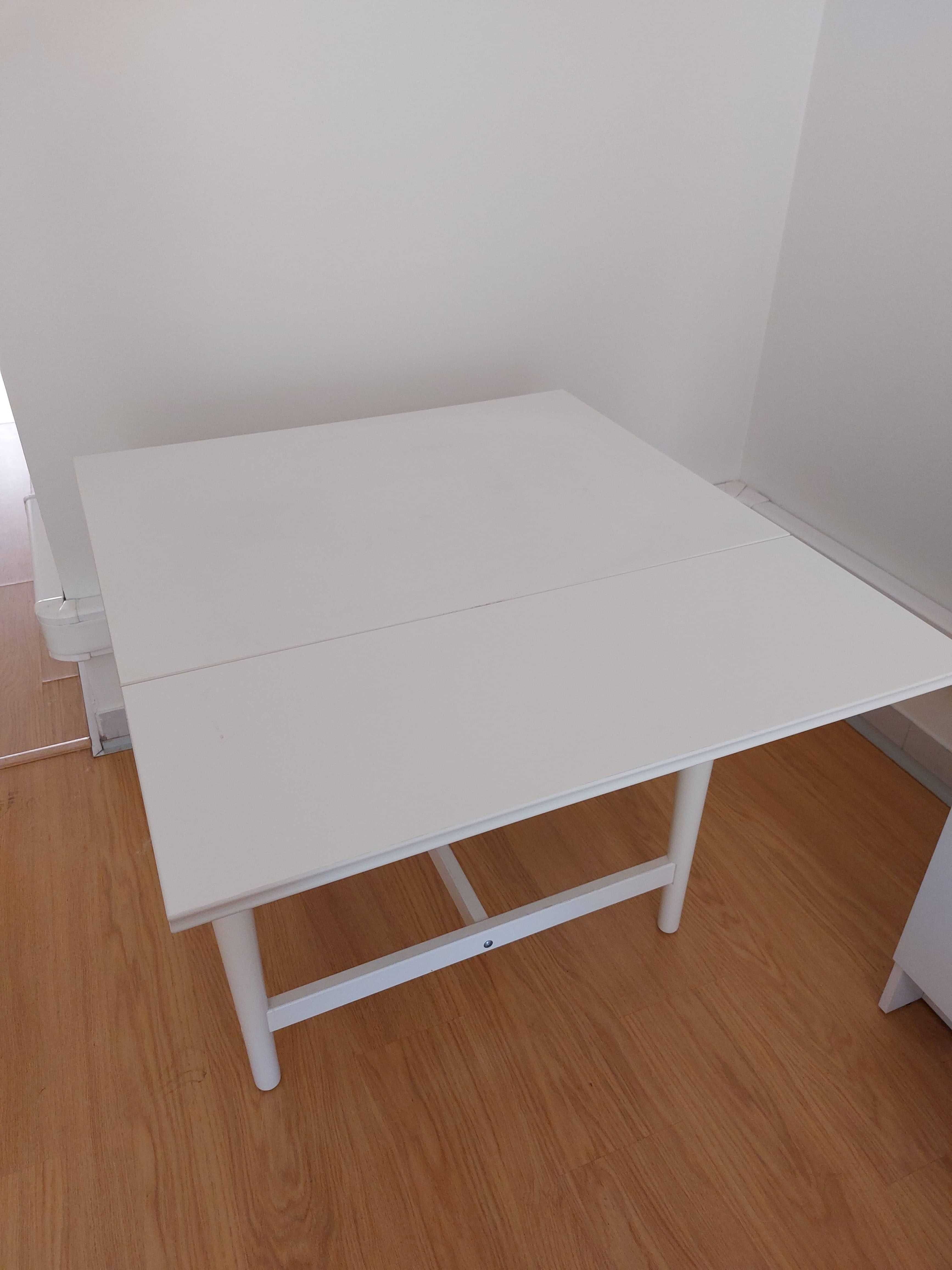 Mesa c/abas rebatíveis IKEA+4 Cadeiras