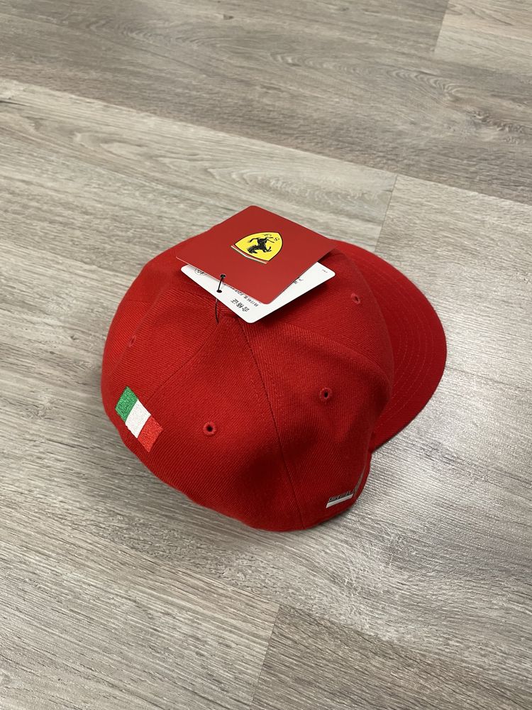 Бейсболка (кепка) Scuderia Ferrari (оригинал, snapback).