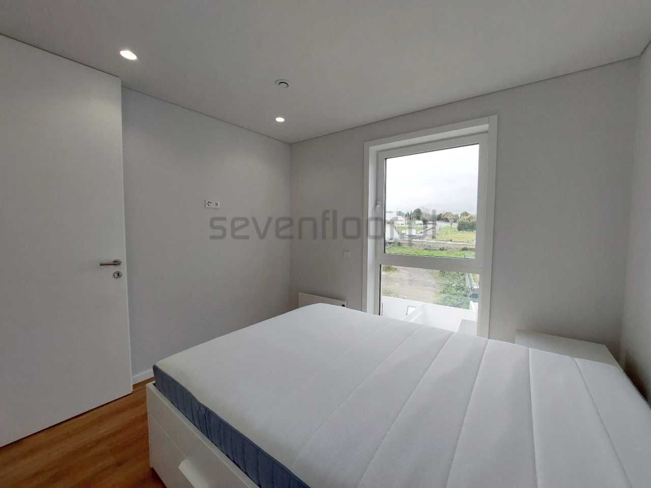 Vendo Cama IKEA com arrumação Nova, com estrado e colchão (Porto)