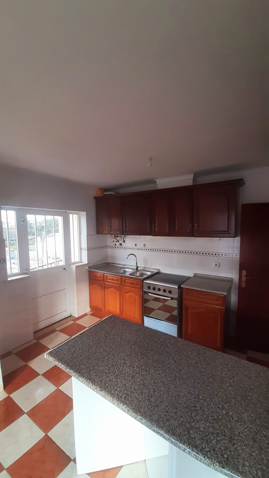 Apartamento T2, Covão do Coelho, Minde