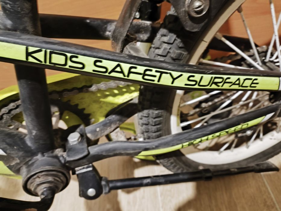 Продам дитячий велосипед 18 колеса