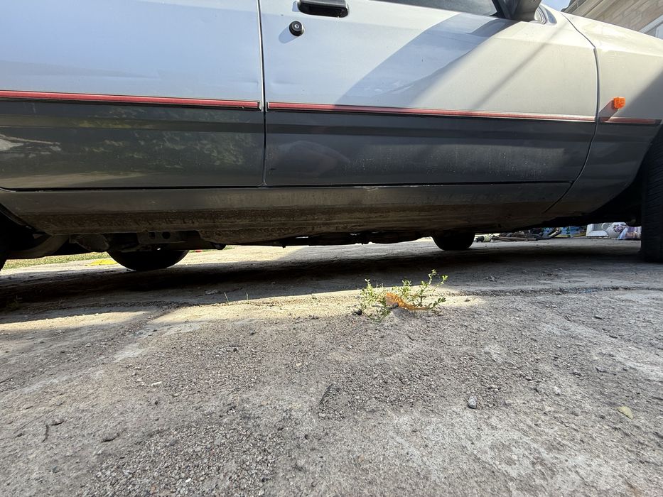 Форд сиэра в достойном состоянии на свои года возможен даже обмен