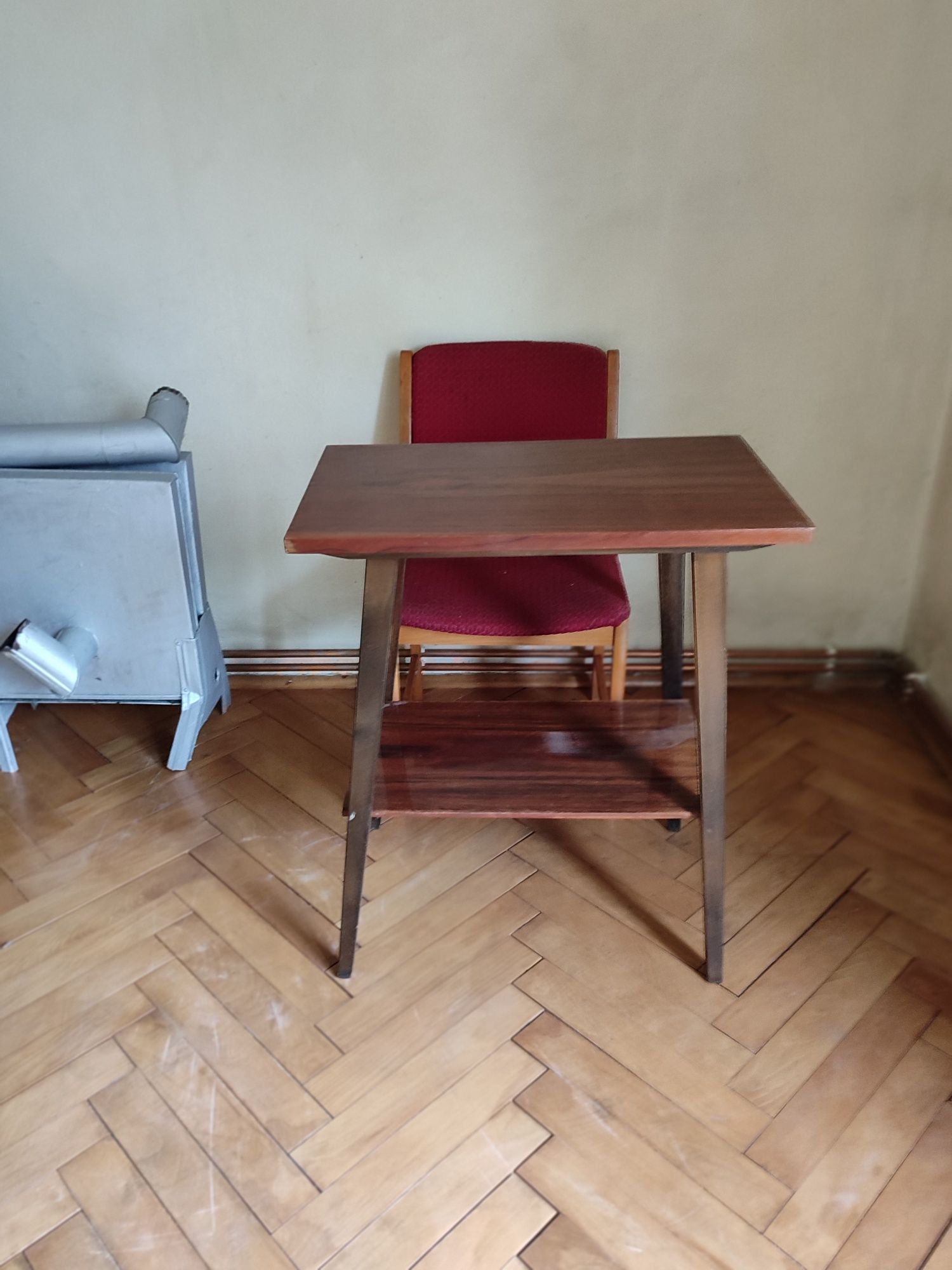 Stolik pod telewizor