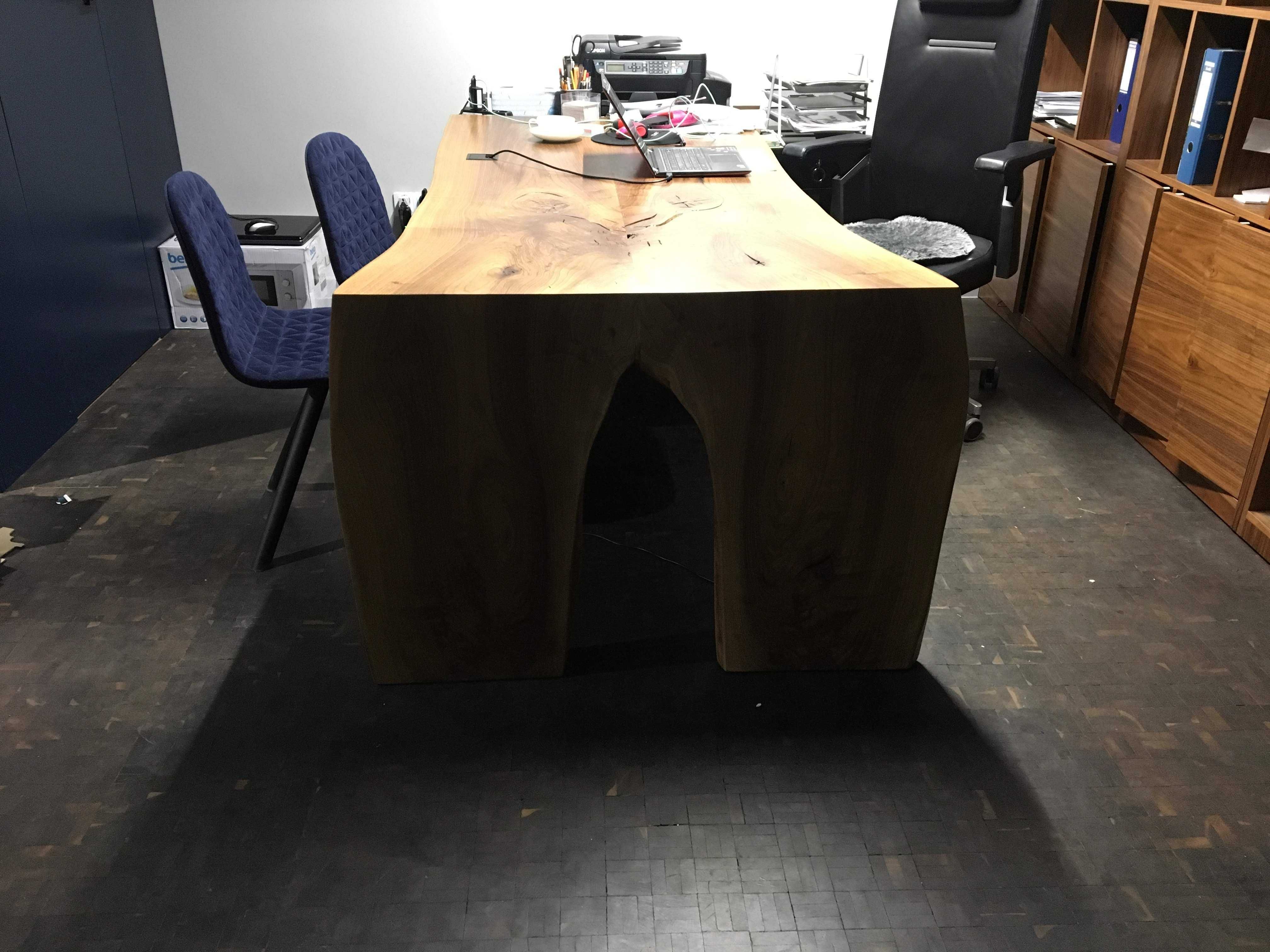 Stół, biurko drewniane duże, stół ekspozycyjny, orzech amerykański