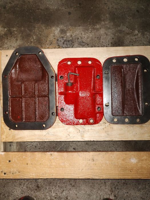 КПП МтЗ 80 82 Бокова куліса кришка з щупом Задній міст КПП Проміжутка