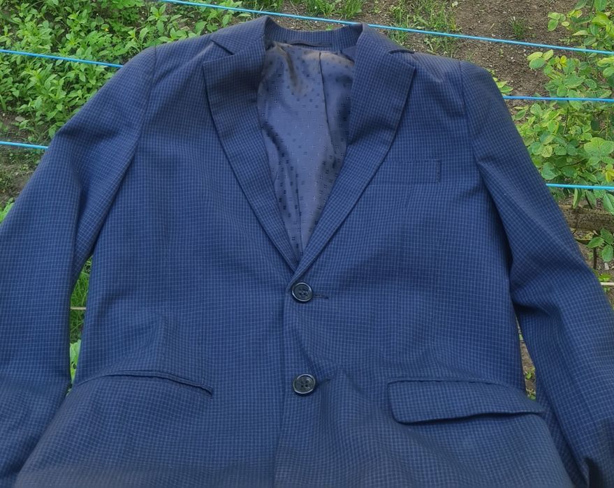 Продам школьную форму размер32