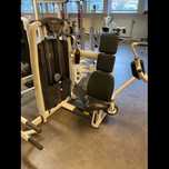 Maszyna do ćwiczeń klatki piersiowej Pec Fly Technogym Selection