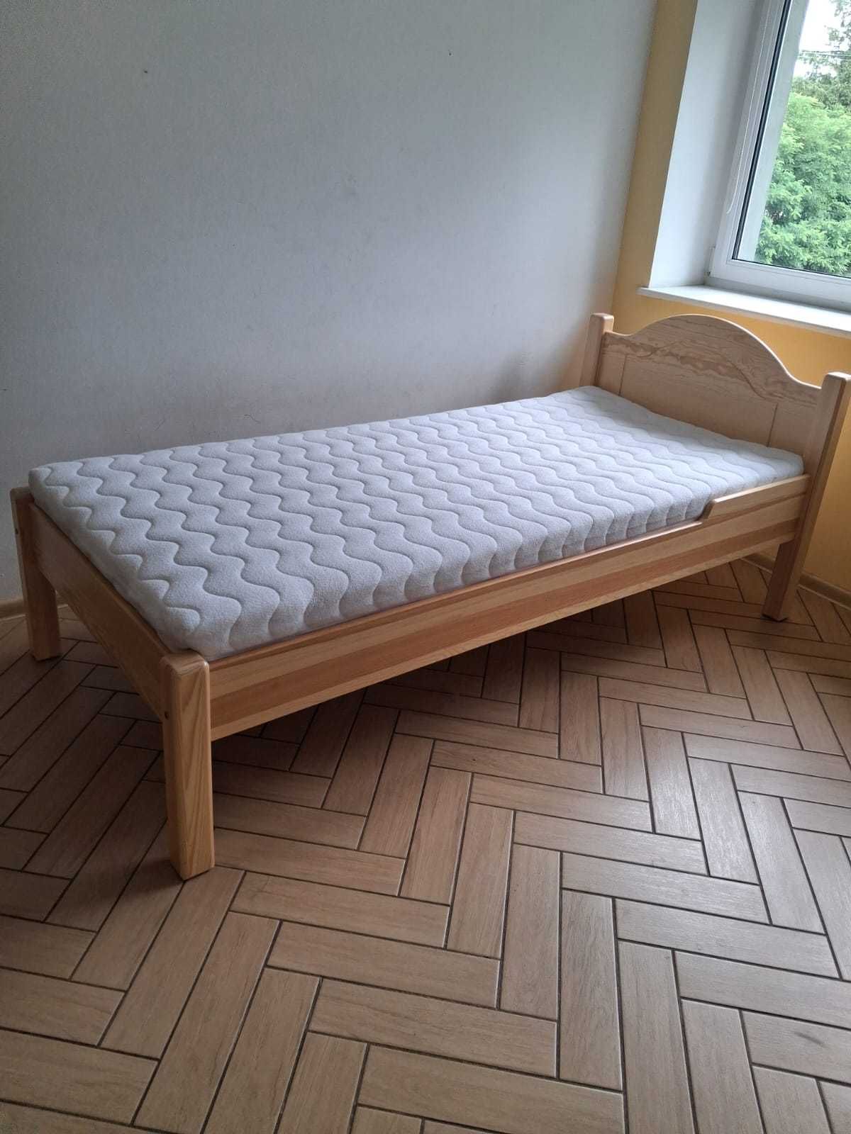 Sprzedam łóżko sosnowe z materacem