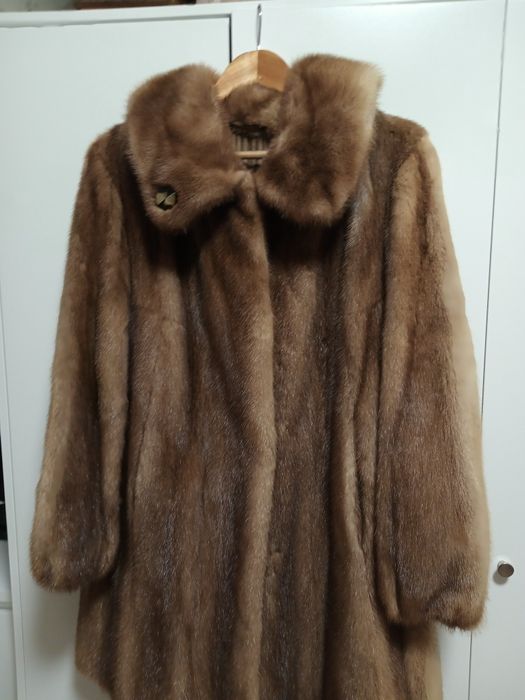 Eleganckie futerko z norek w kolorze biszkoptowych R 42-44