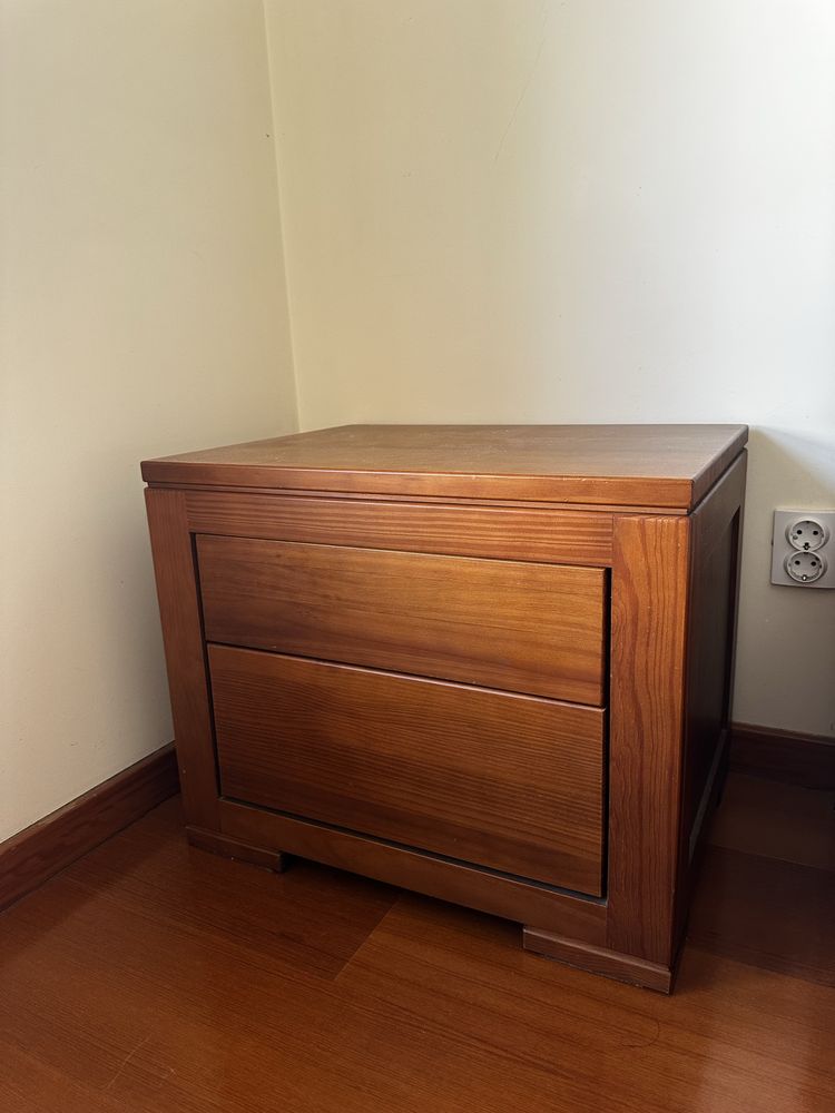 Mesa de cabeceira