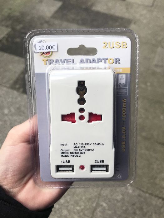 Adaptador de tomada universal com 2 entradas USB -Viagem-EU/UK/USA/etc