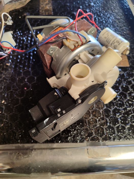 Vendo peças de máquina de lavar loiça Ariston LSE 730 T