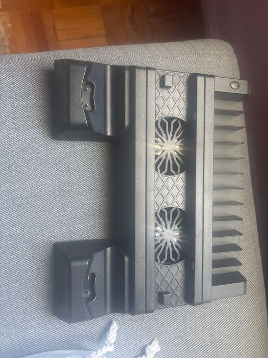 PlayStation 4 com acessórios