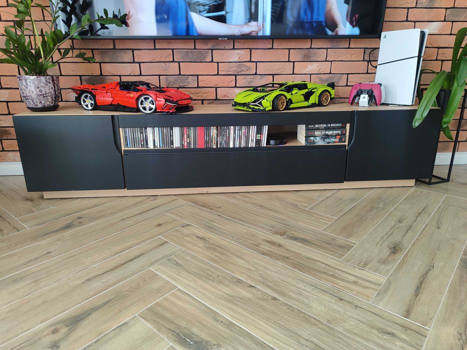 Sprzedam szafkę RTV pod telewizor 200 cm dąb wotan+ czarny mat