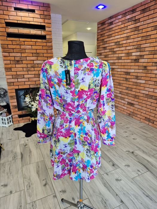 Krótka sukienka w kwiatki w stylu boho M/L