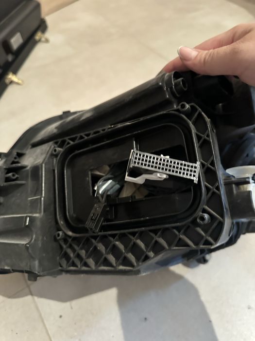 Lampa prawa przód mercedes w205 lift usa