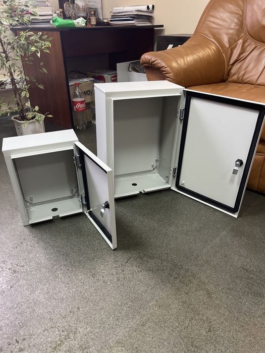 Антивандальний ящик бокс для зарядної станції електромобіля