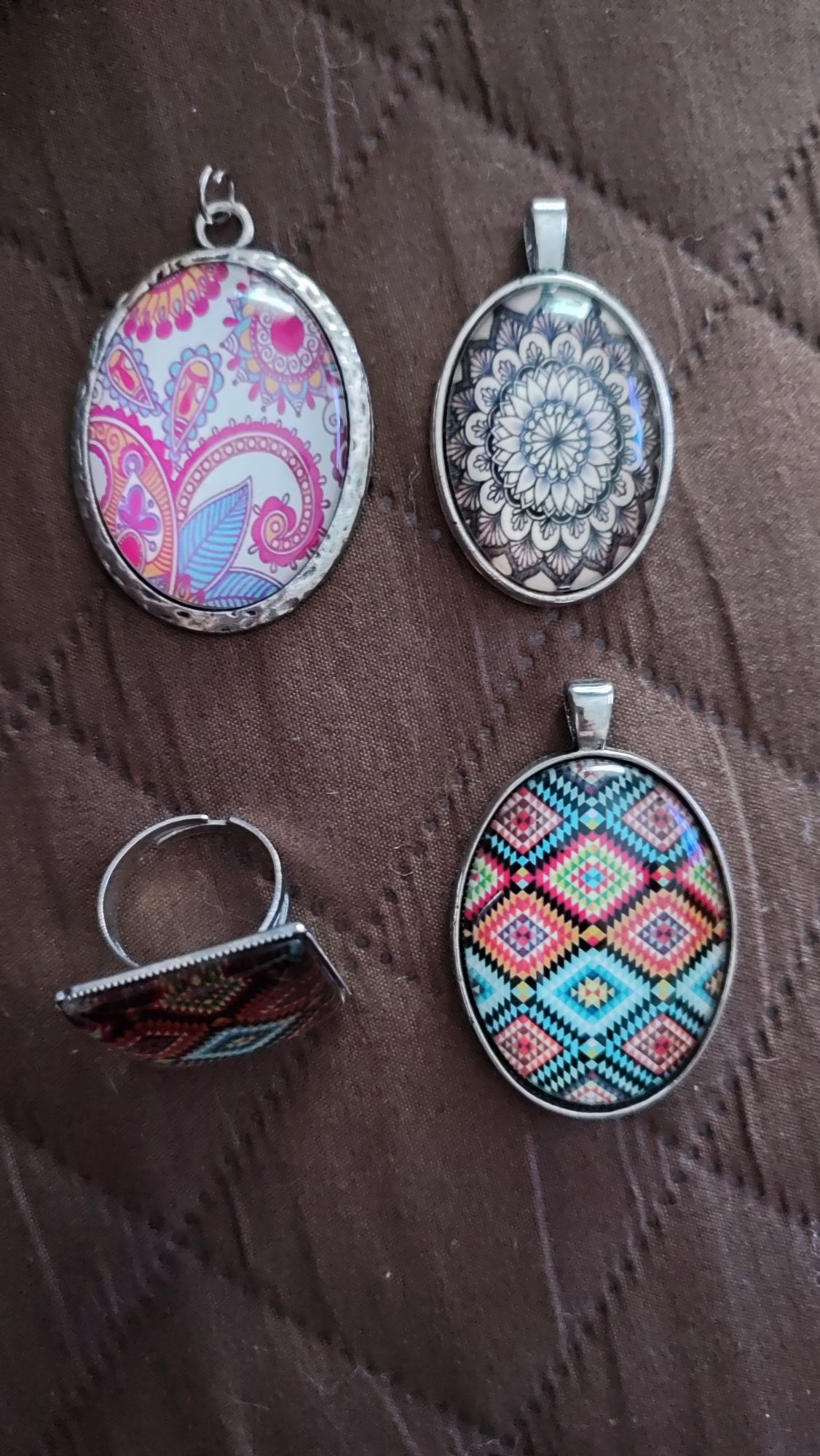 Pendentes e anel cabochon 2€ cada