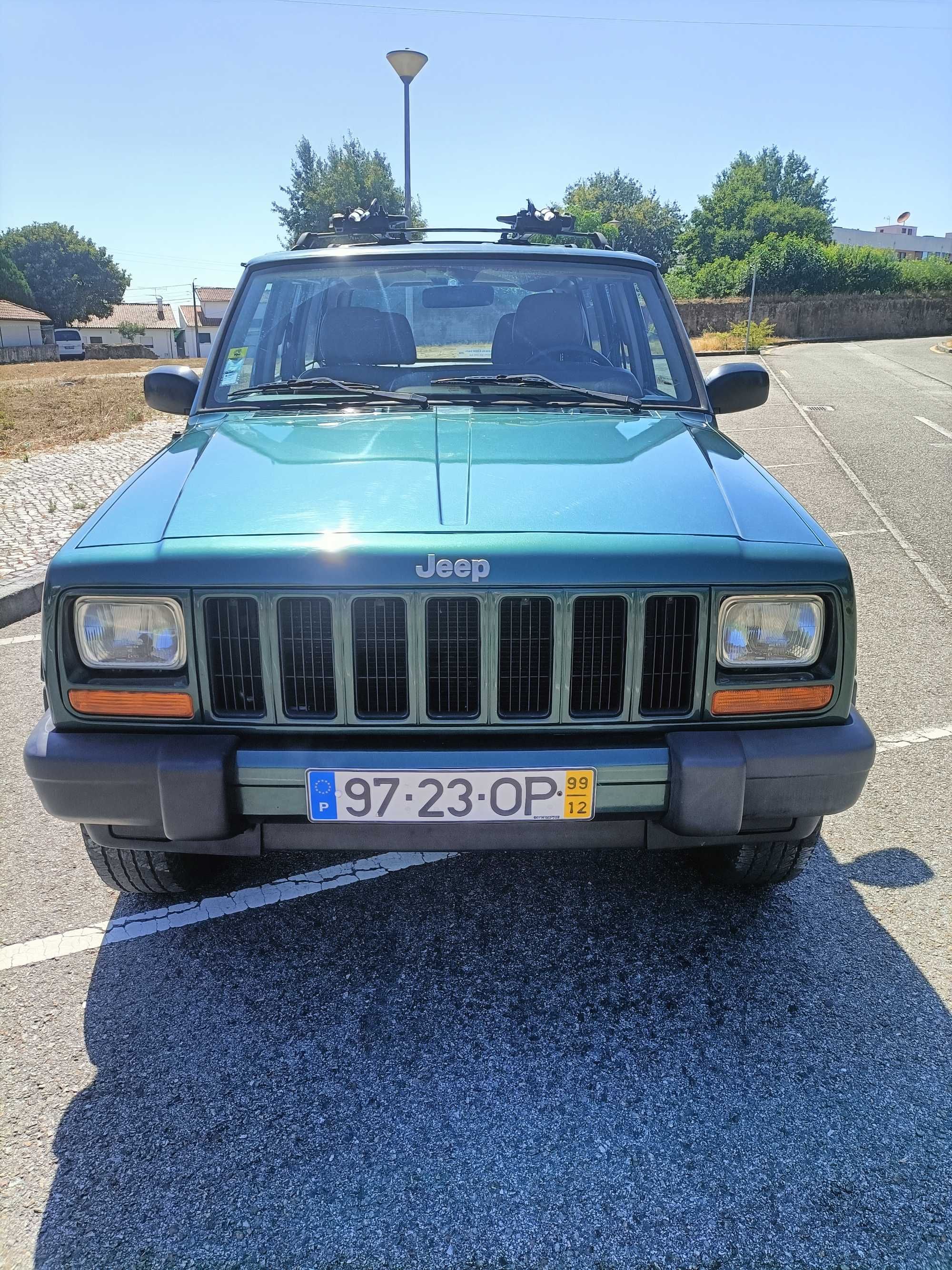 Jeep Cherokee - usado