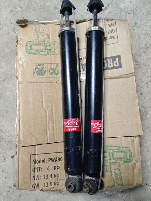 Задні амортизатори KYB Пежо 308,3008,5008,Ситроен