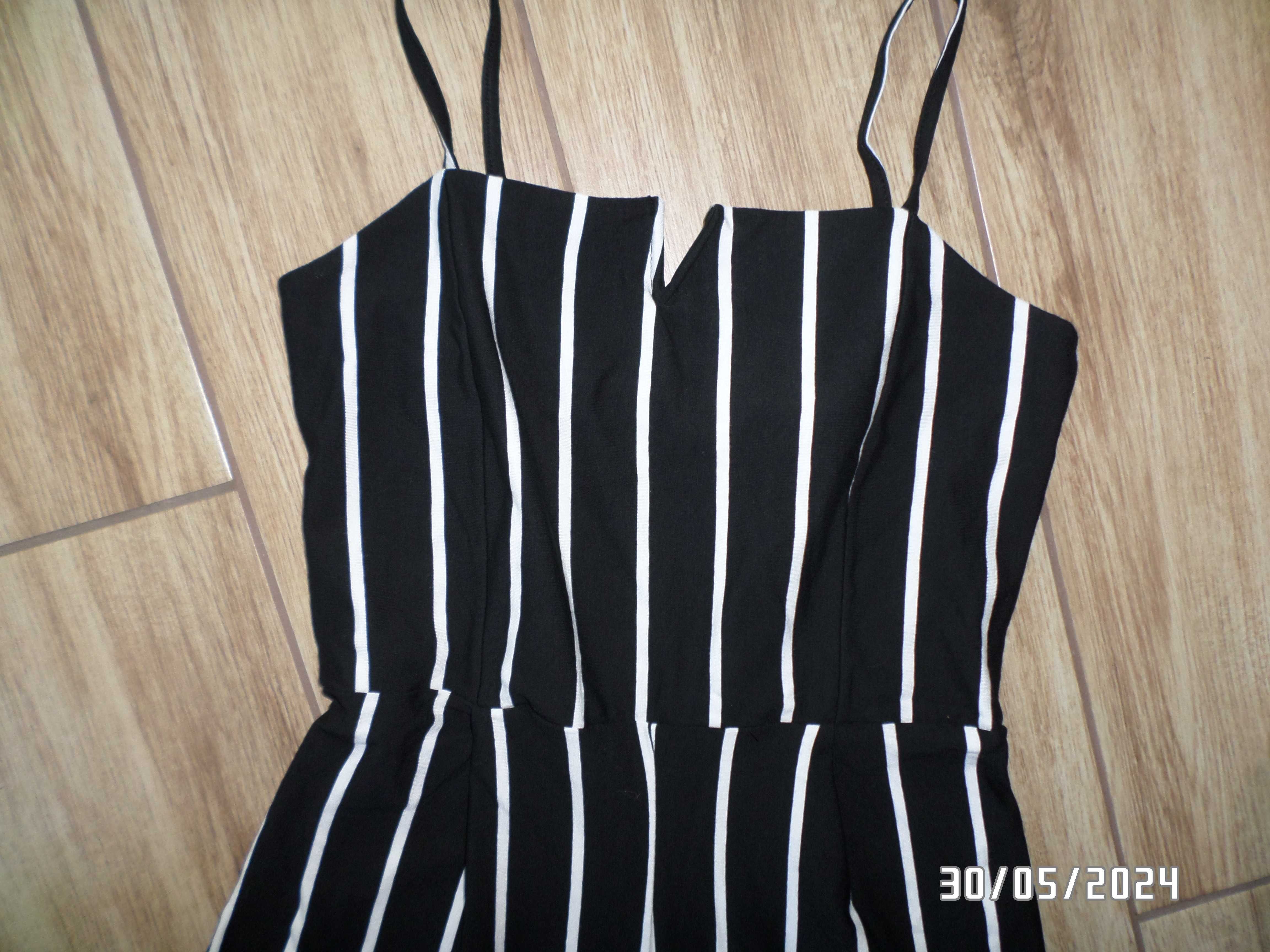 Sprzedam firmową bluzkę ze spodniami w paski-mex-30-eur-L-Bershka