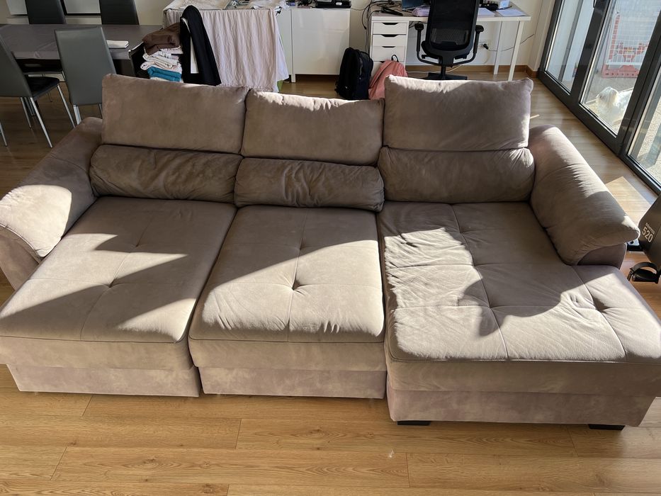 Sofá com chaise longue