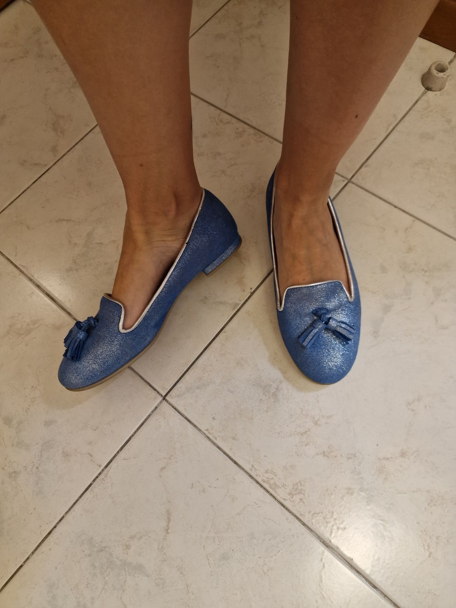 Sapatinho azul brilhante