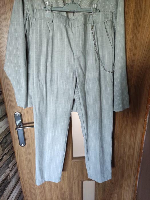 Garnitur marynarka plus spodnie rozmiar XL/42