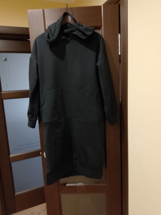 Спортивна тепла сукня на флісі чорного кольору
