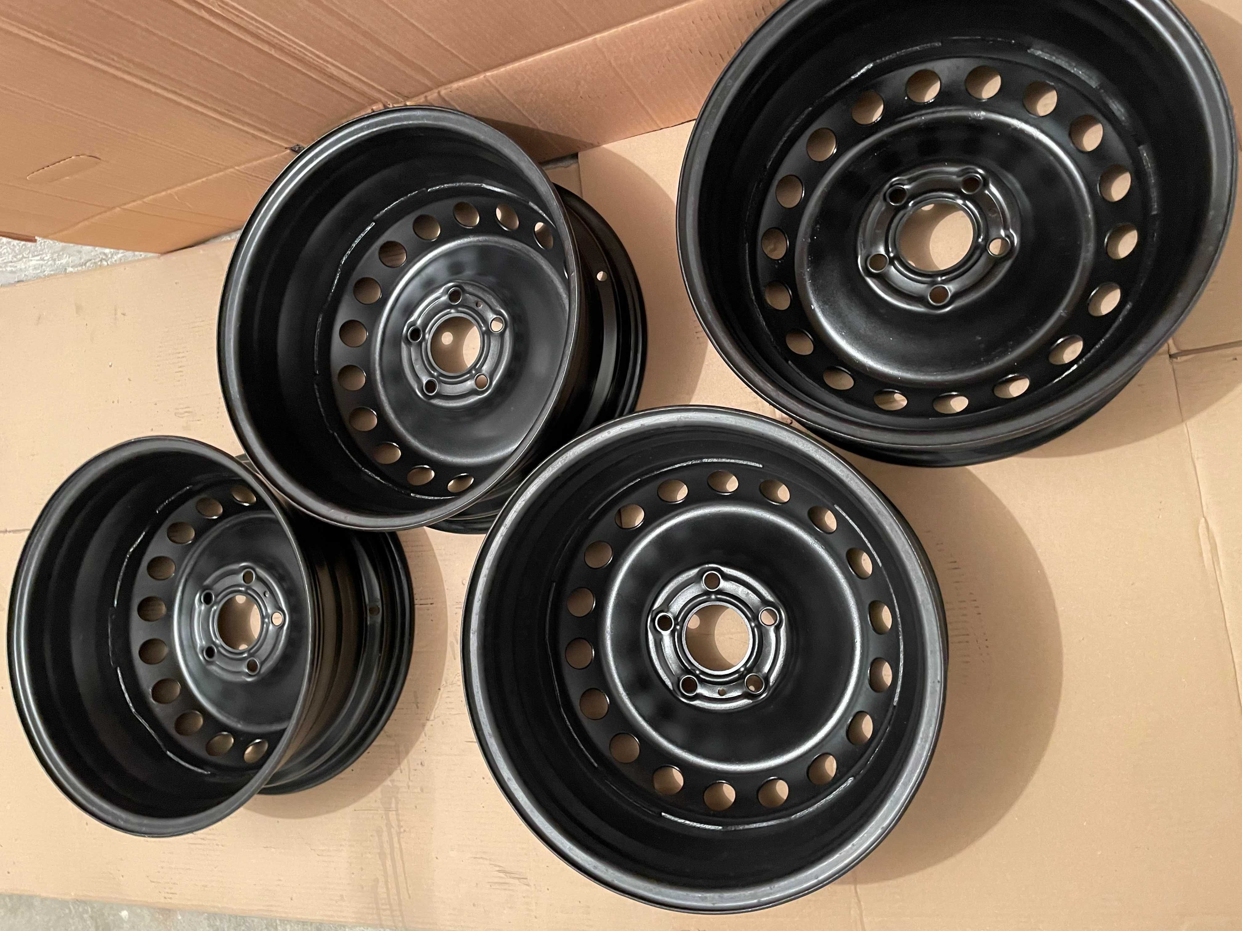 Komplet oryginalnych felg stalowych NISSAN 16"  5X114,3  ET40  6,5J