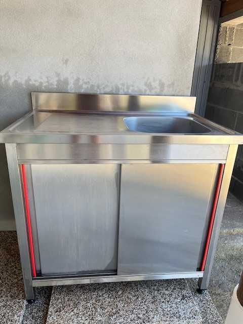 Lava Louça em Inox com armário