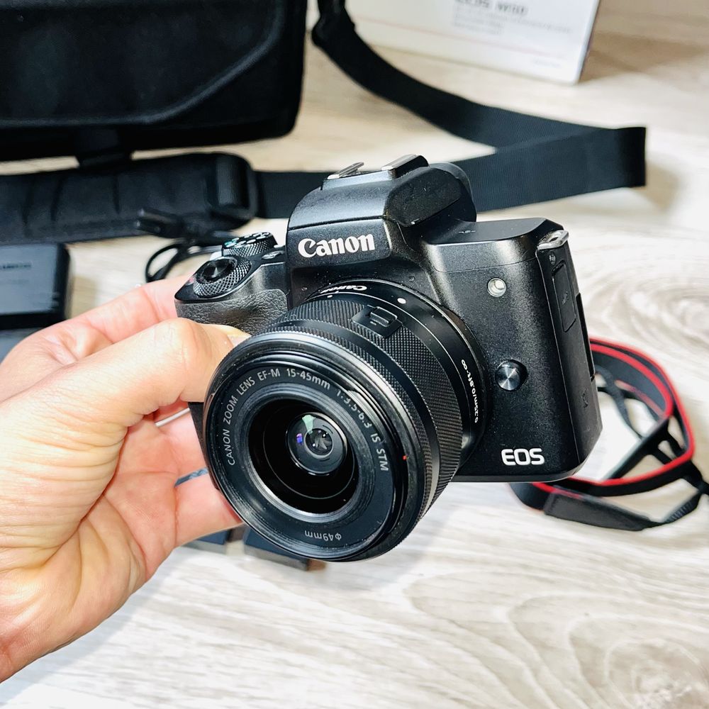 Canon EOS M50 + 2 Baterias