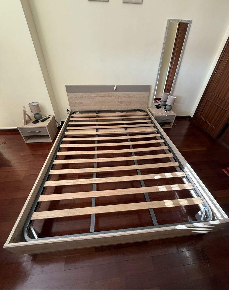 Cama de casal com colchão