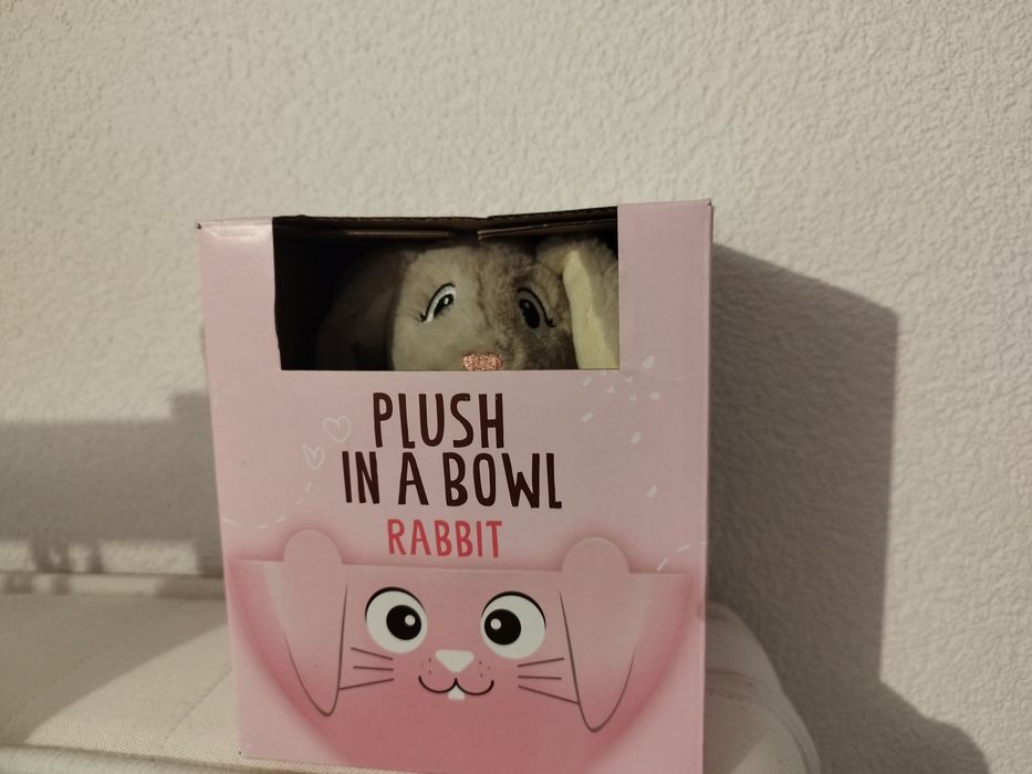 м'яка іграшка зайчик з мискою запакований новий на подарунок