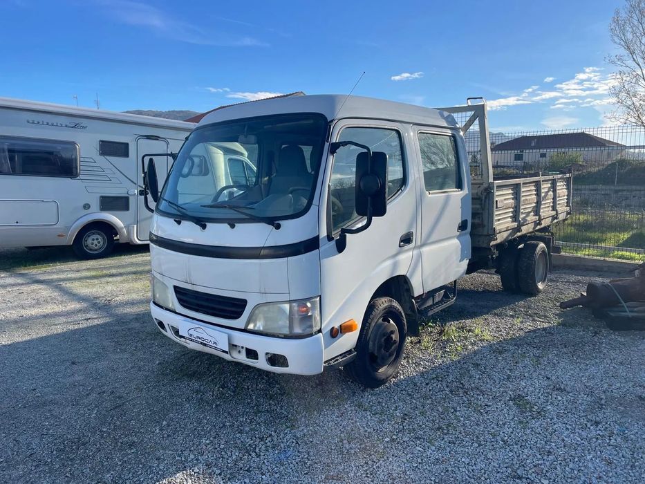 Toyota Dyna 250 2.5D-4D Cab. Dupla c/Báscula