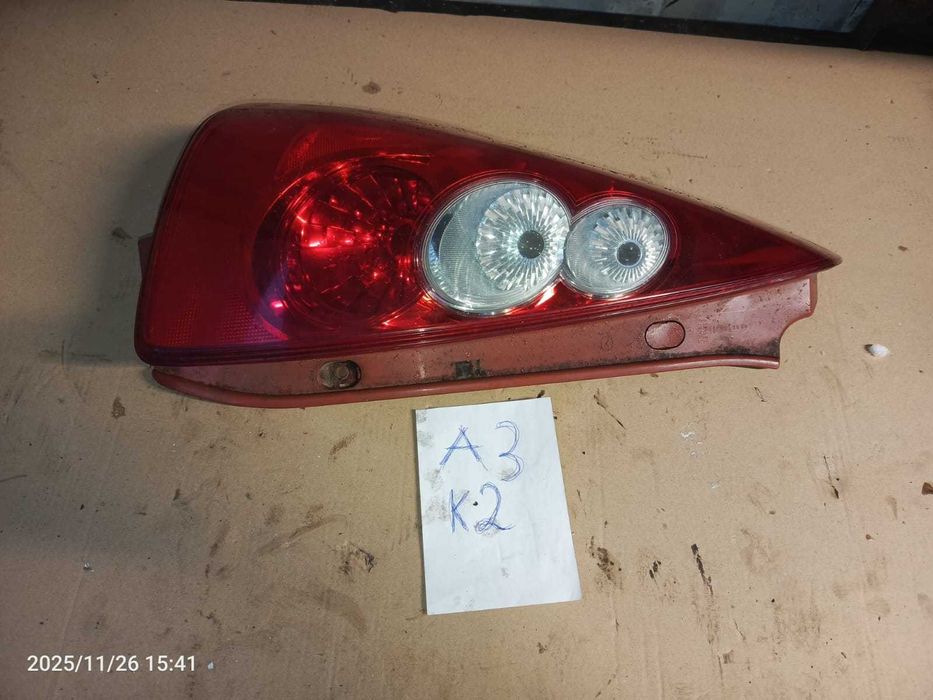 Lampa tylna / obudowa lampy   (K2442) mazda 5