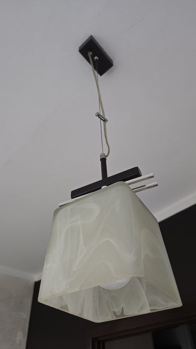 Dwie lampy wiszące