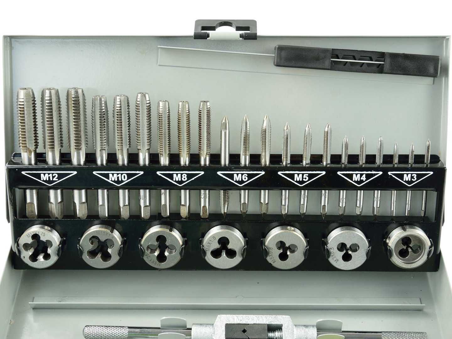 Komplet 32 szt. GWINTOWNIKI I NARZYNKI M3-M12 2221