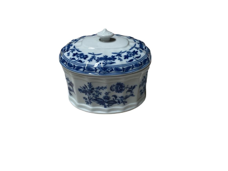 Caixa vista alegre azul e branca Margão