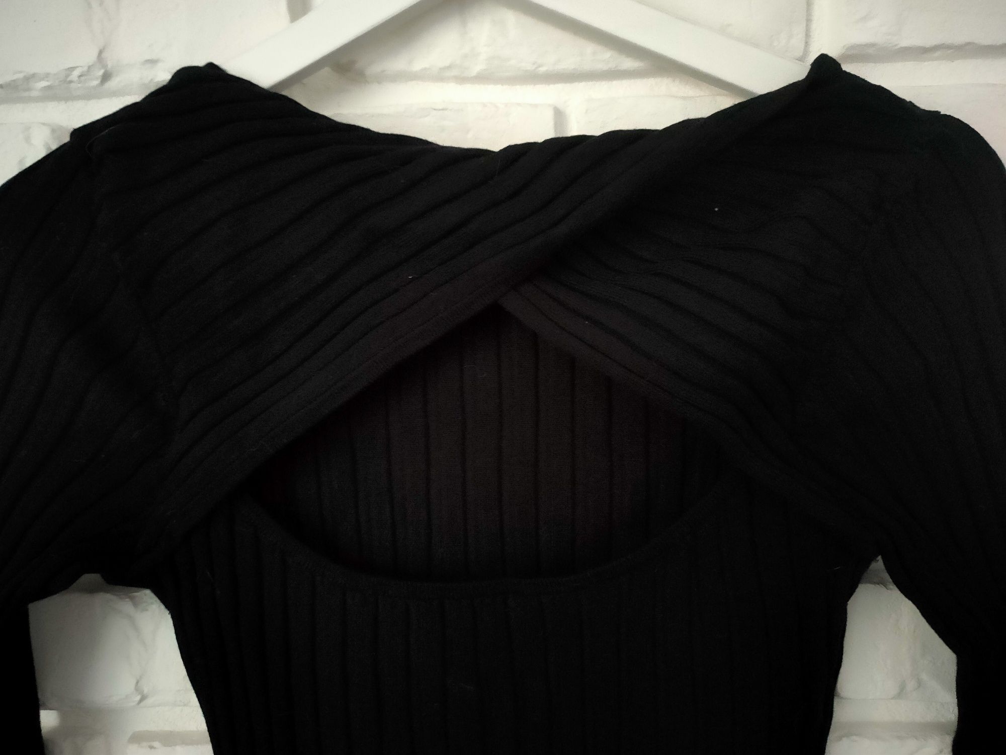 Sweter czarny H&M wycięcie na plecach