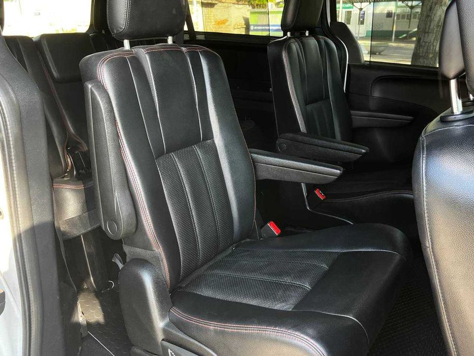 Dodge Grand Caravan 2017 7 мест автомат газ - бензин