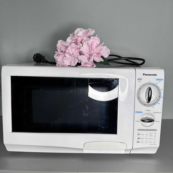 Мікрохвильовка Panasonic NN-S215WF (800 Вт) продаю