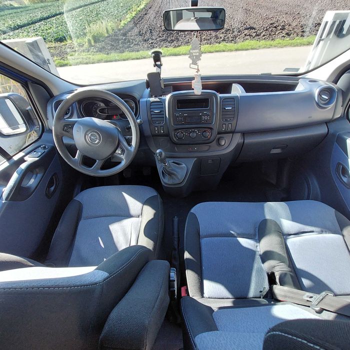 Opel vivaro 1.6 Biturbo 9 osobowy