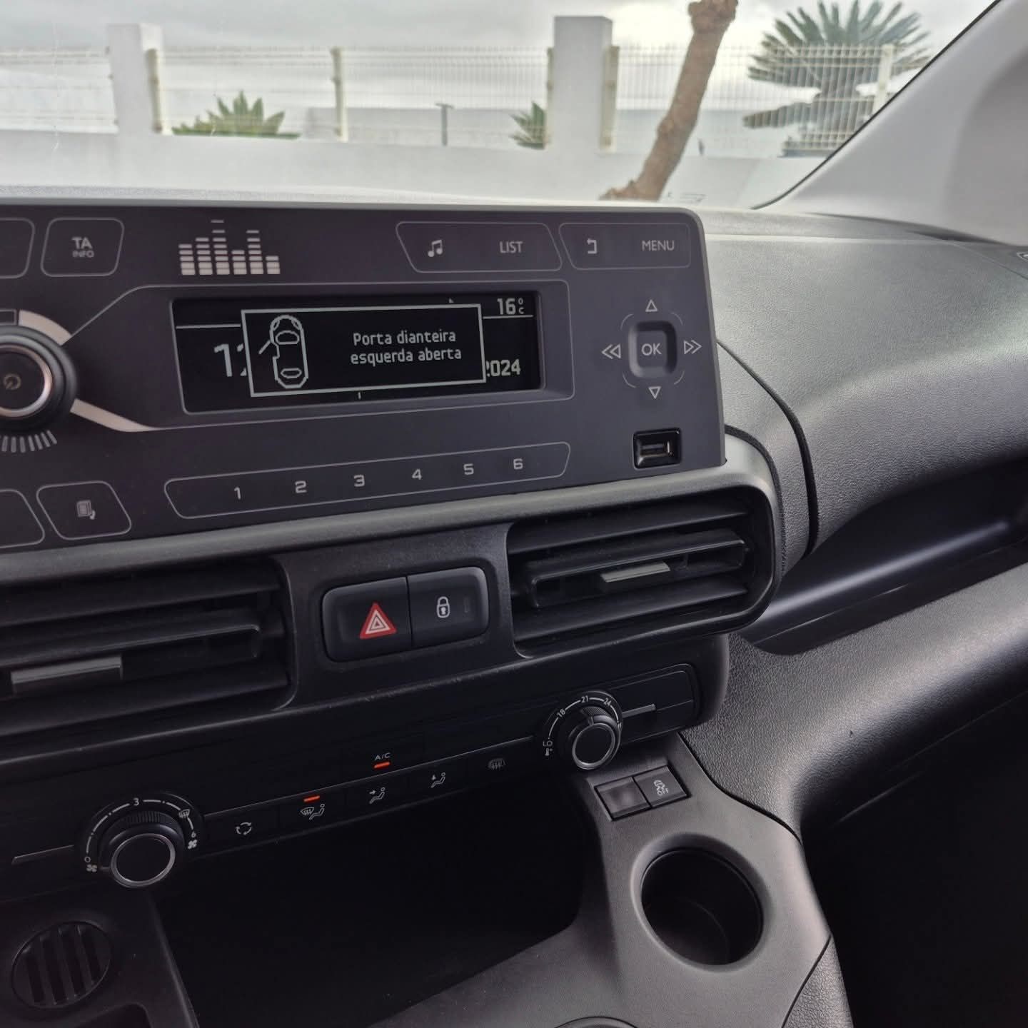 Peugeot Partner | GARANTIA | 130.000KM - 3 LUG. - NACIONAL