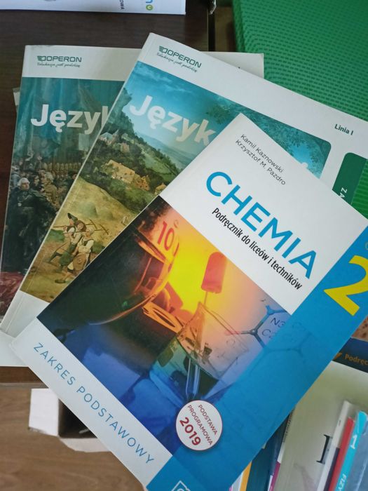 Podręczniki do chemii i j. Polskiego