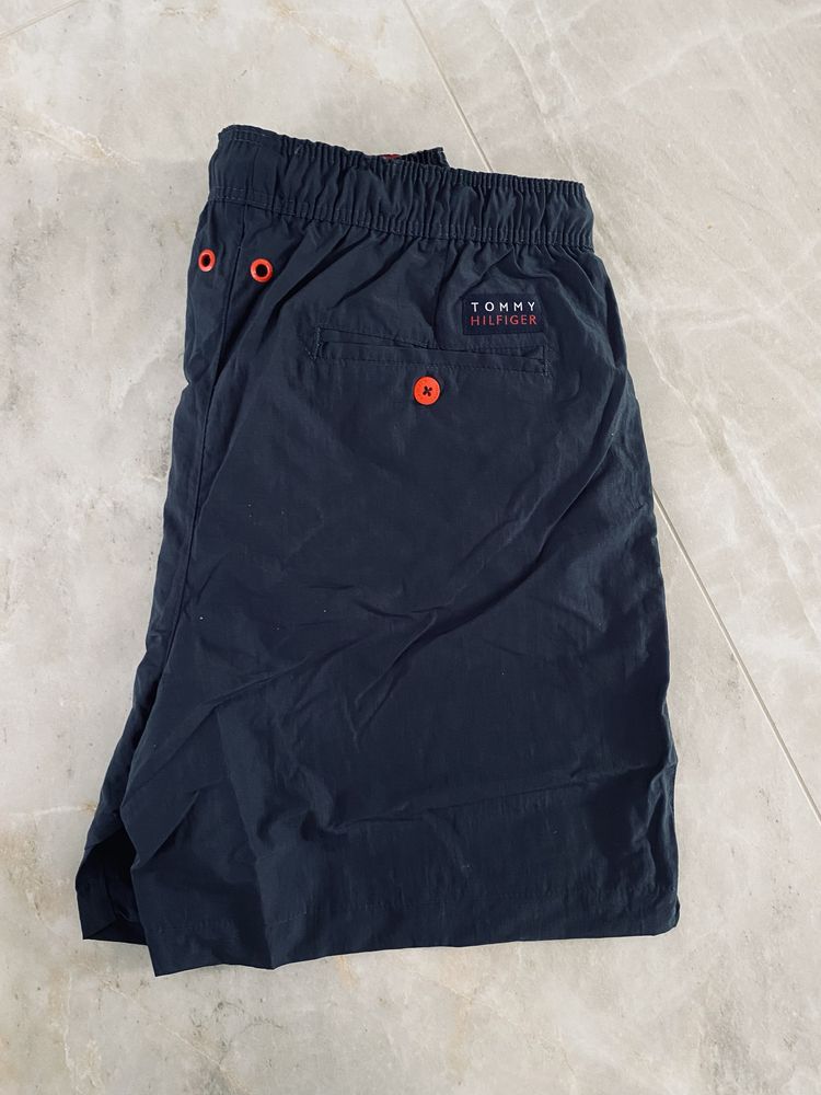 Męskie granatowe spodenki Tommy Hilfiger r. L