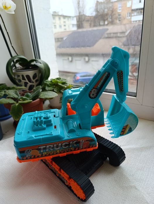 Екскаватор дитячий, інерційний