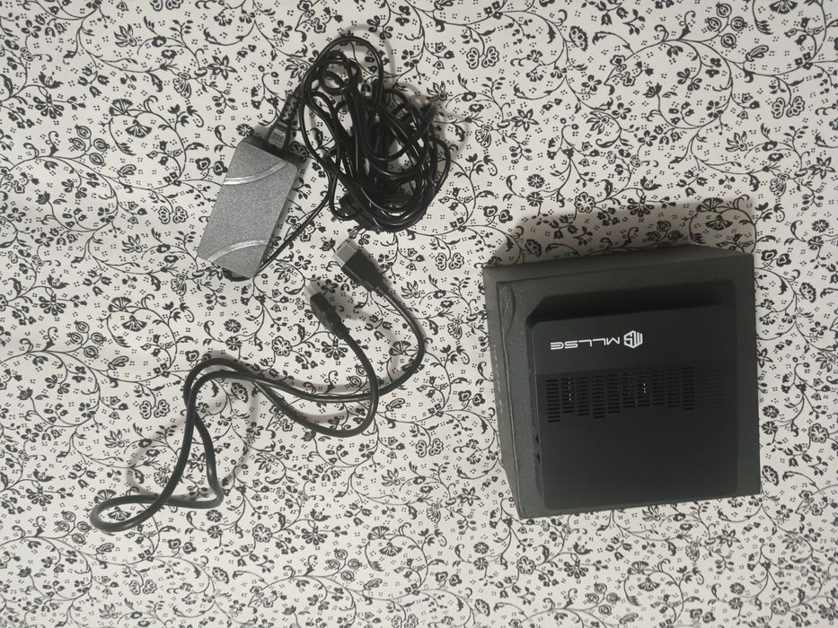 Minipc quase novo.